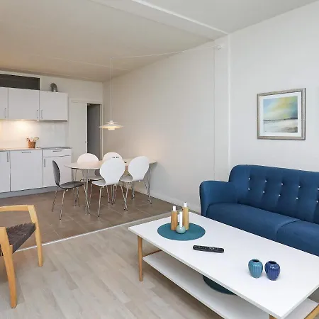 Apartment Xx *